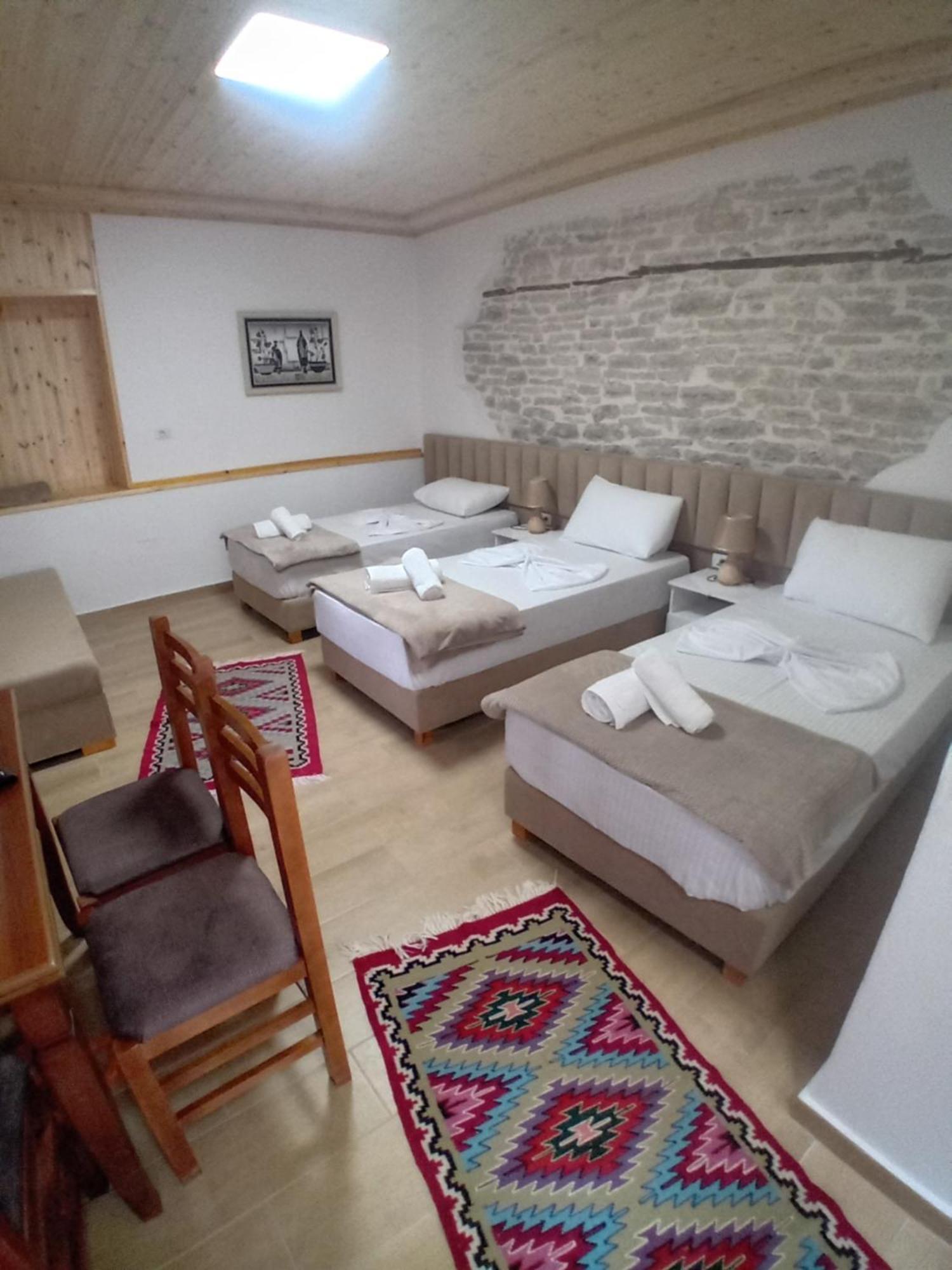 Arpet Guesthouse Gjirokaster Exterior photo